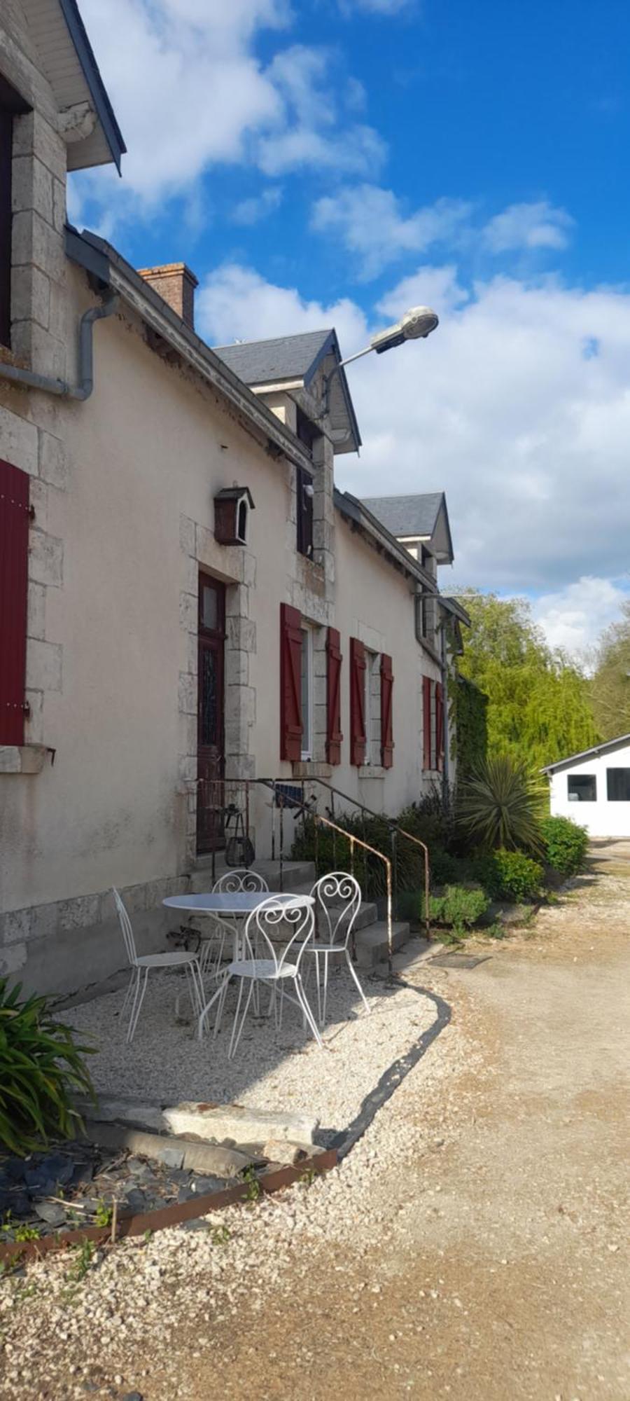 Bed and Breakfast La Ferme De L'Isle Et Sa Roulotte Avaray Esterno foto